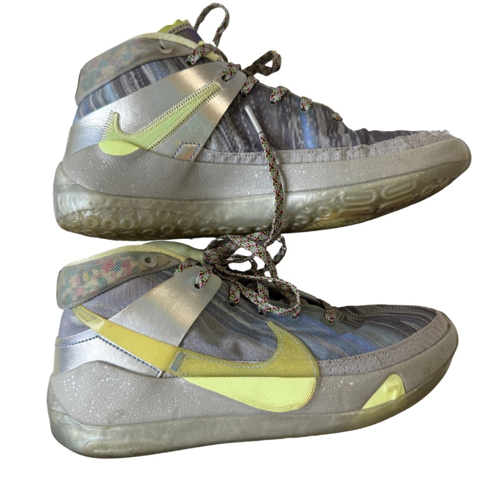 Nike - Kids Basketball Sneakers Gray and Yellow - Size 5